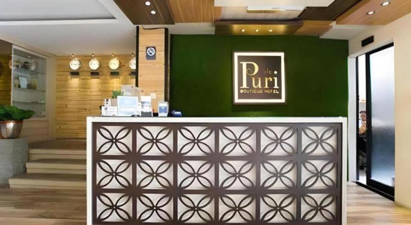 Life Puri Hotel Surabaya Gubeng Exterior photo